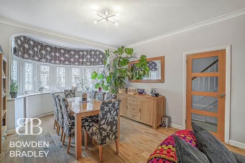 3 bedroom terraced house for sale, Bute Road, Barkingside, IG6