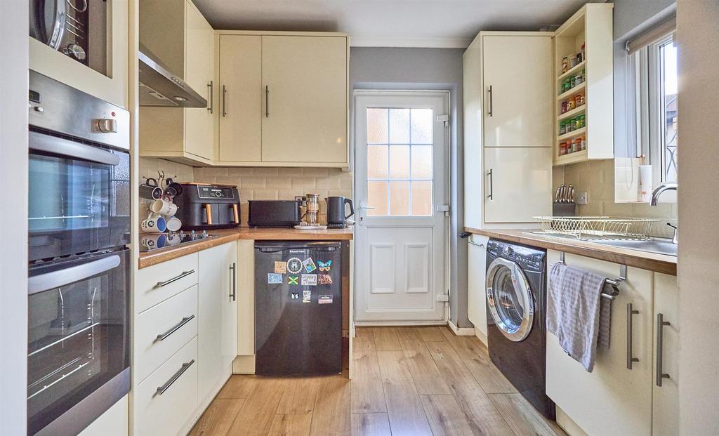Fitted Kitchen to Rear