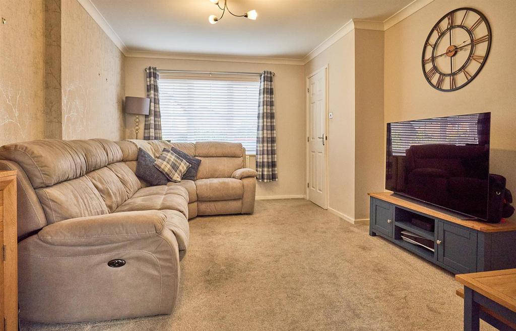 Lounge to Front