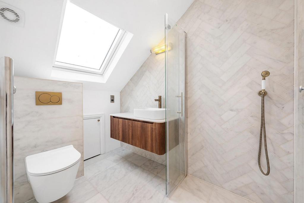 Ensuite (1).JPG
