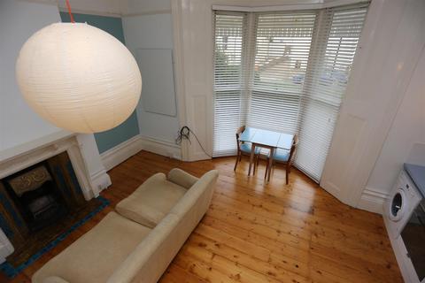Studio to rent, Medina Villas, Hove