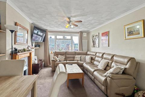 undefined, Giffard Drive, Farnborough