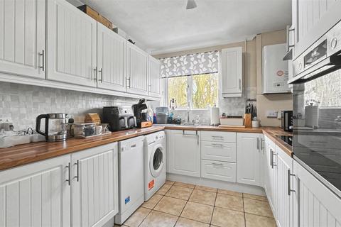 undefined, Giffard Drive, Farnborough