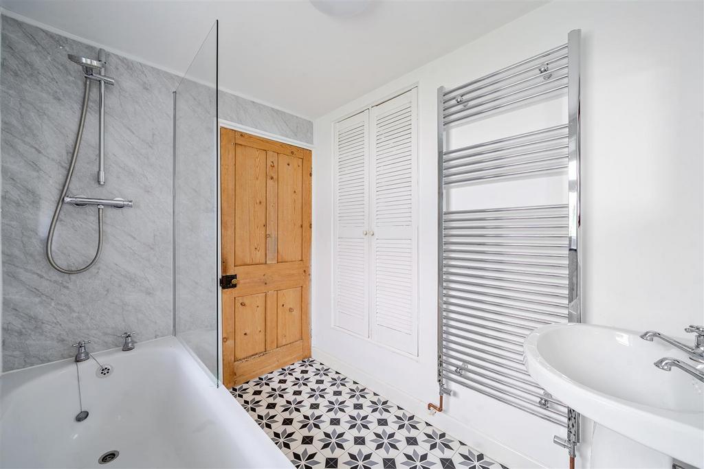 Bathroom.jpg