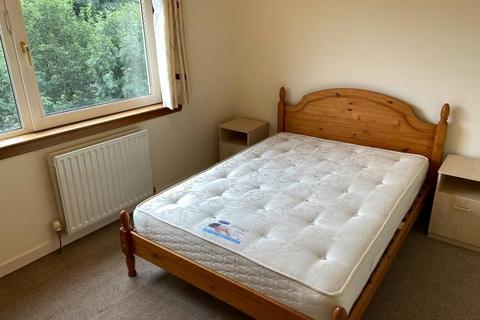 3 bedroom flat to rent, Pirniefield Bank, Edinburgh, Midlothian, EH6