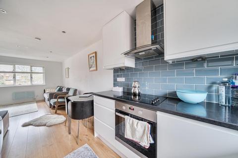 2 bedroom flat for sale, Lichfield Gardens,  Richmond,  TW9