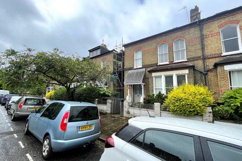 Studio to rent, Finsbury Park Road, Finsbury Park, N4