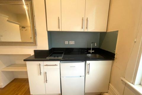 undefined, Finsbury Park Road, Finsbury Park, N4