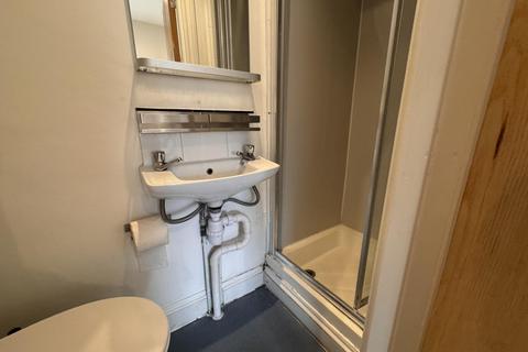 undefined, Finsbury Park Road, Finsbury Park, N4
