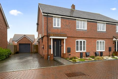 4 bedroom semi-detached house for sale, Newell Crescent, Eastergate, Chichester, PO20