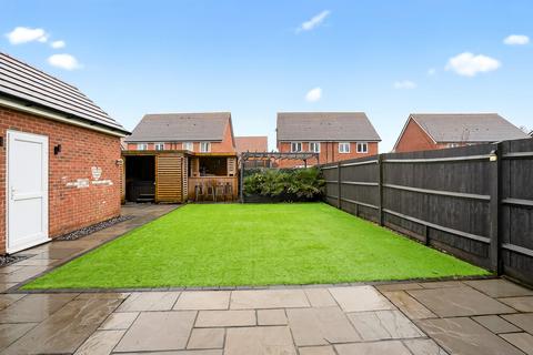 4 bedroom semi-detached house for sale, Newell Crescent, Eastergate, Chichester, PO20