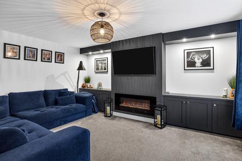 4 bedroom semi-detached house for sale, Newell Crescent, Eastergate, Chichester, PO20