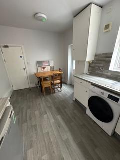 3 bedroom terraced house to rent, 3 BED Ashfield Road, Manchester M13