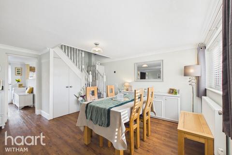 3 bedroom end of terrace house for sale, Larch Grove, Witham
