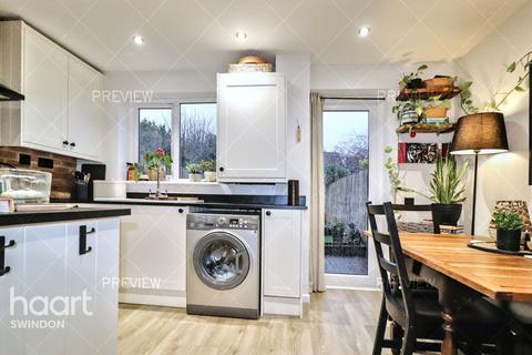 2 bedroom house share to rent, Carman Close, SWINDON
