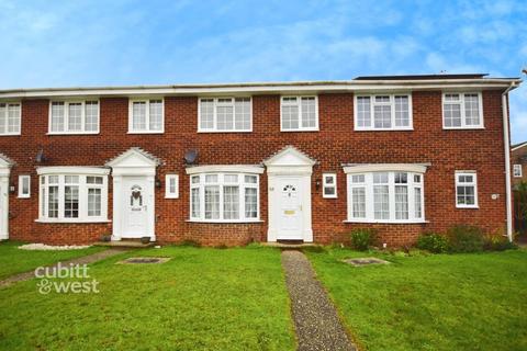 3 bedroom terraced house to rent, Westminster Drive Bognor Regis PO21
