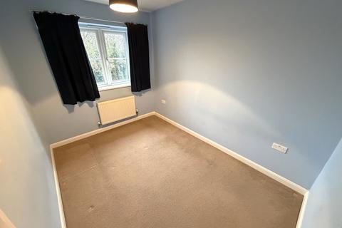 3 bedroom terraced house to rent, Friston Close, Kettering NN15