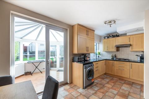 3 bedroom end of terrace house for sale, Prince Albert Square, Redhill