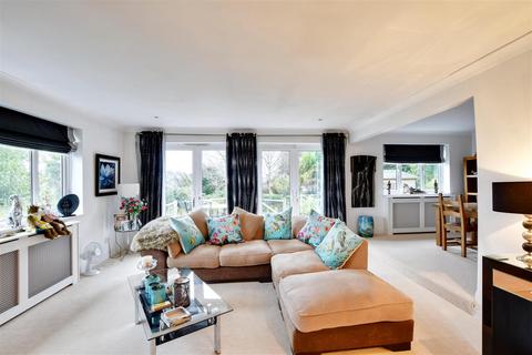 5 bedroom detached house for sale, Commanders Walk, Fairlight