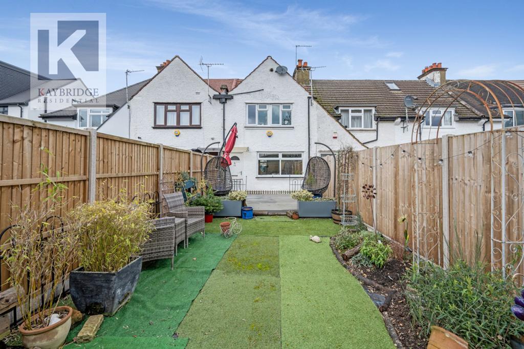 Horton Hill, Epsom - KT19 8 SY