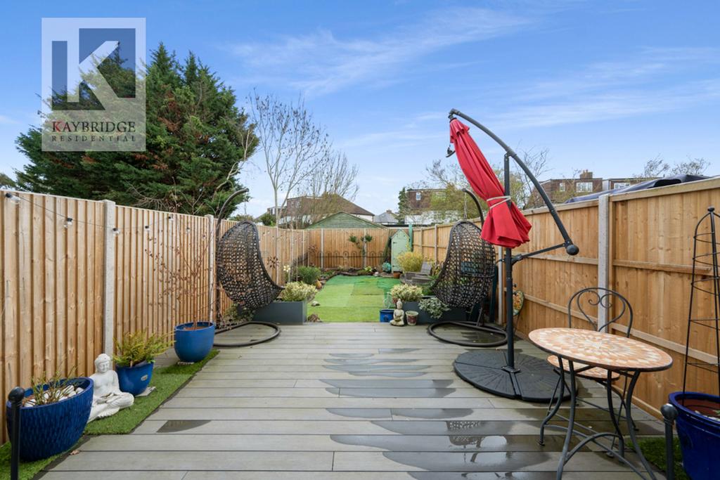 Horton Hill, Epsom - KT19 8 SY