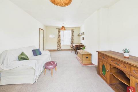 3 bedroom semi-detached house for sale, Saltfield Crescent, Luton LU4