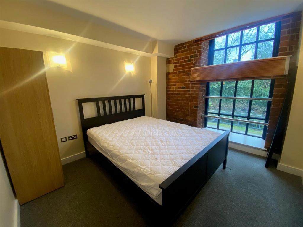 BEDROOM.jpg