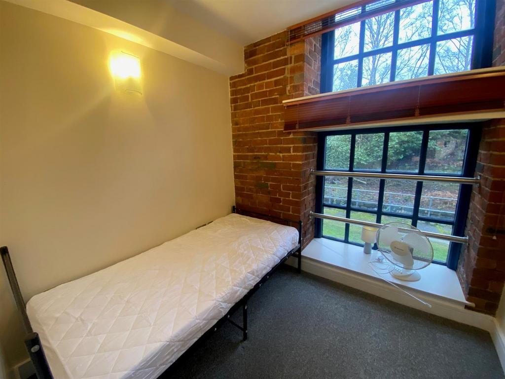 SECOND BEDROOM.jpg