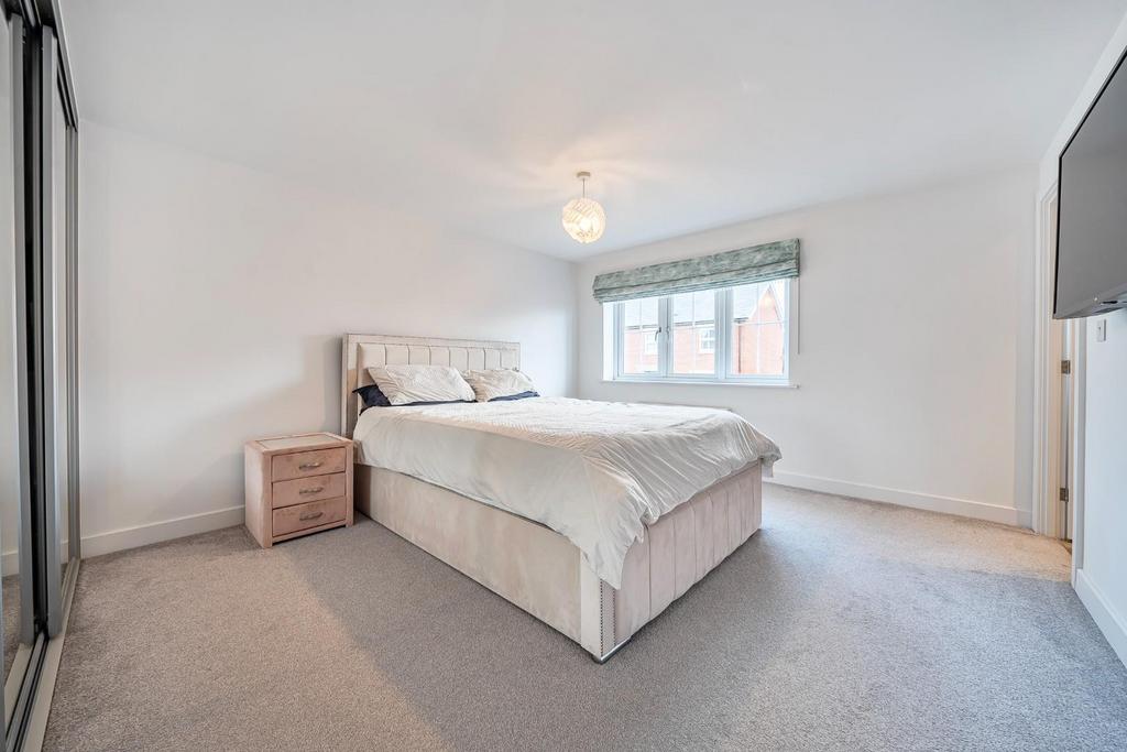 2nd view MASTER BEDROOM.jpg