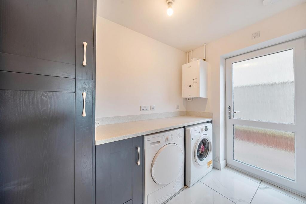 UTILITY ROOM.jpg