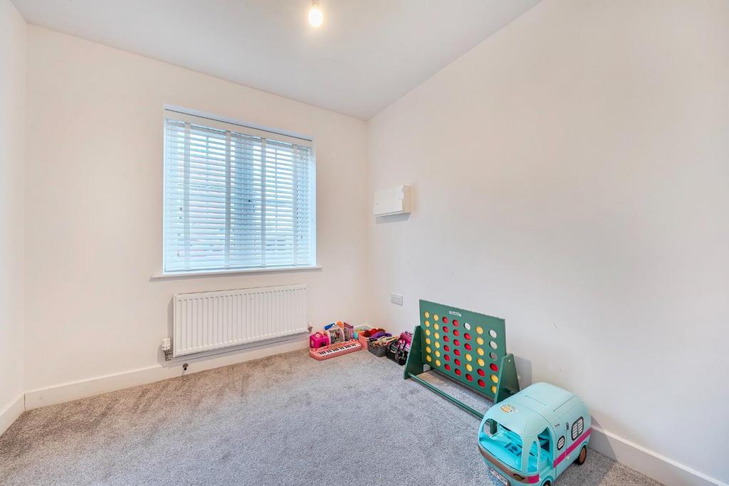 FAMILY ROOM.jpg