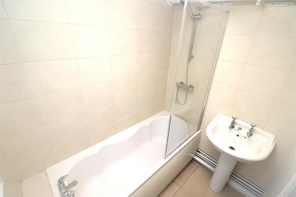 Ground floor bathroom.JPG