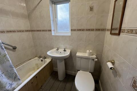 undefined, Temperance Field, Bradford BD12