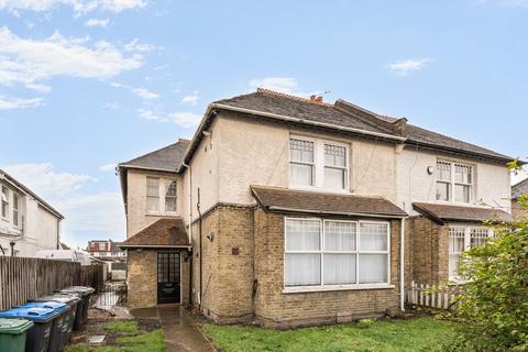 undefined, Mitcham Park, Mitcham CR4