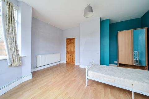 undefined, Mitcham Park, Mitcham CR4