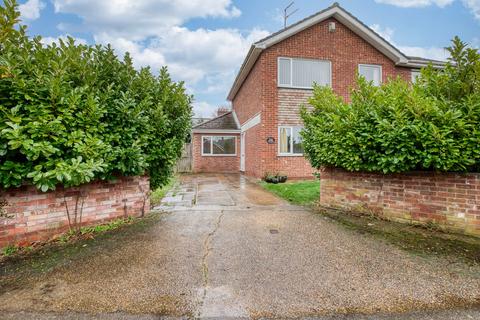 undefined, Farman Close, Belton