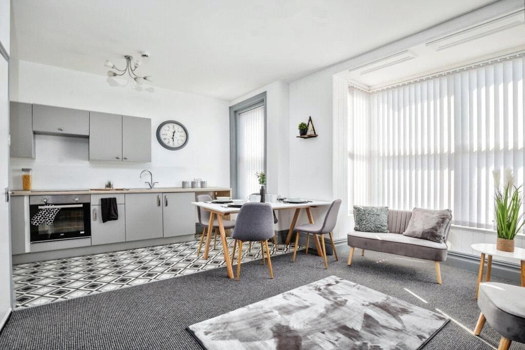 Kitchen Lounge
