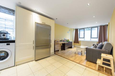 Ashbourne Close, Woodside Park, London, N12
