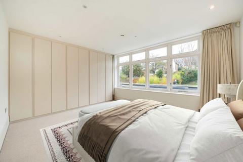 undefined, Dora Road, London SW19