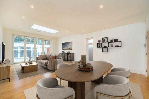 5 bedroom semi-detached house to rent, Dora Road, London SW19