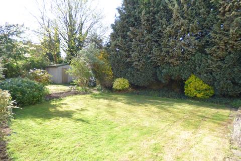 Studio to rent, Amber Court, Surbiton KT5