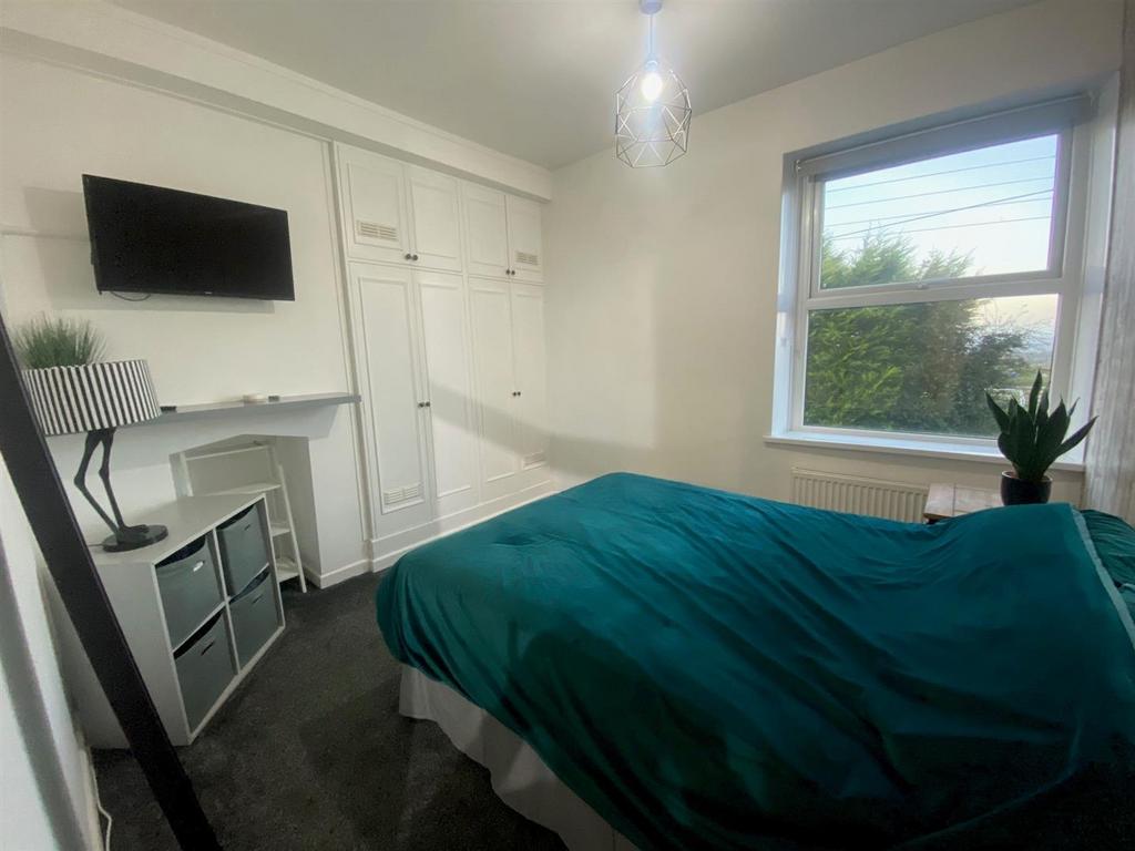 MASTER BEDROOM.jpg