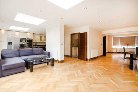5 bedroom detached house to rent, Beverley Gardens, Wembley, HA9