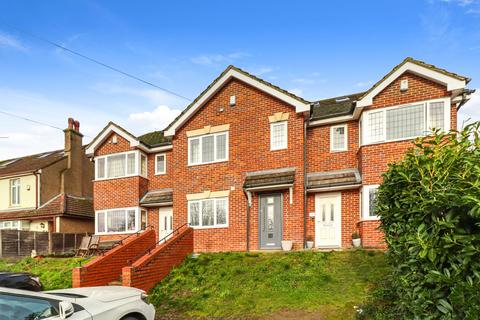 3 bedroom terraced house for sale, Great Elms Road, Hemel Hempstead, HP3