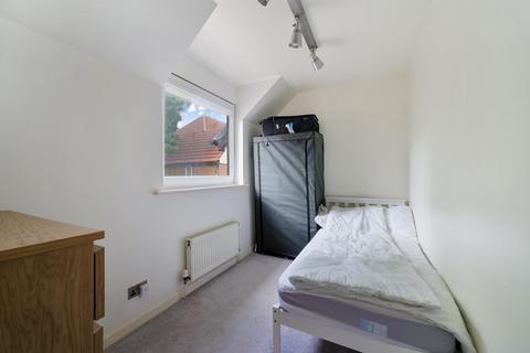 undefined, St. Michaels Close, London, E16