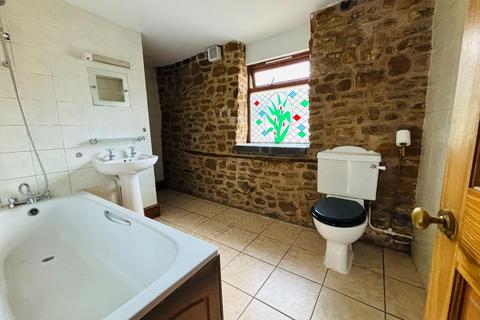 2 bedroom cottage for sale, Barrack Road, The Mounts, Northampton NN1