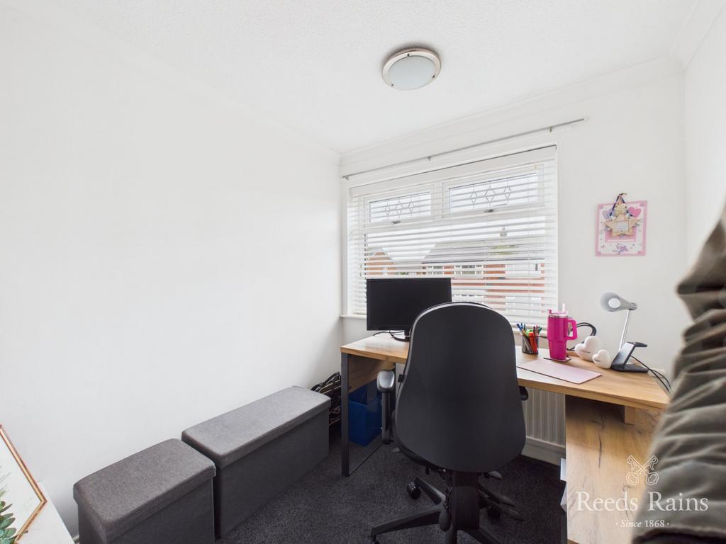 Bedroom 4/ Office
