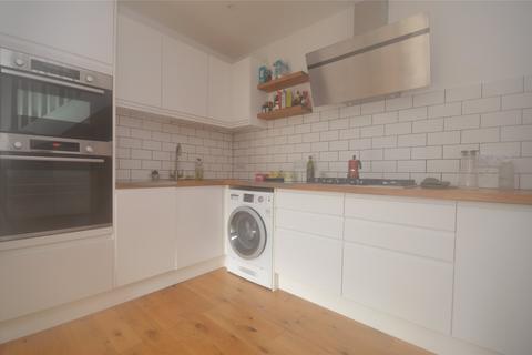 3 bedroom terraced house to rent, Marian Road, London SW16