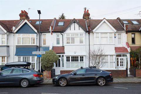 undefined, Riverview Grove, Chiswick, W4