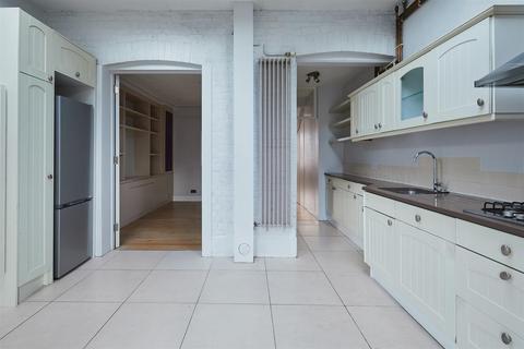 undefined, Riverview Grove, Chiswick, W4